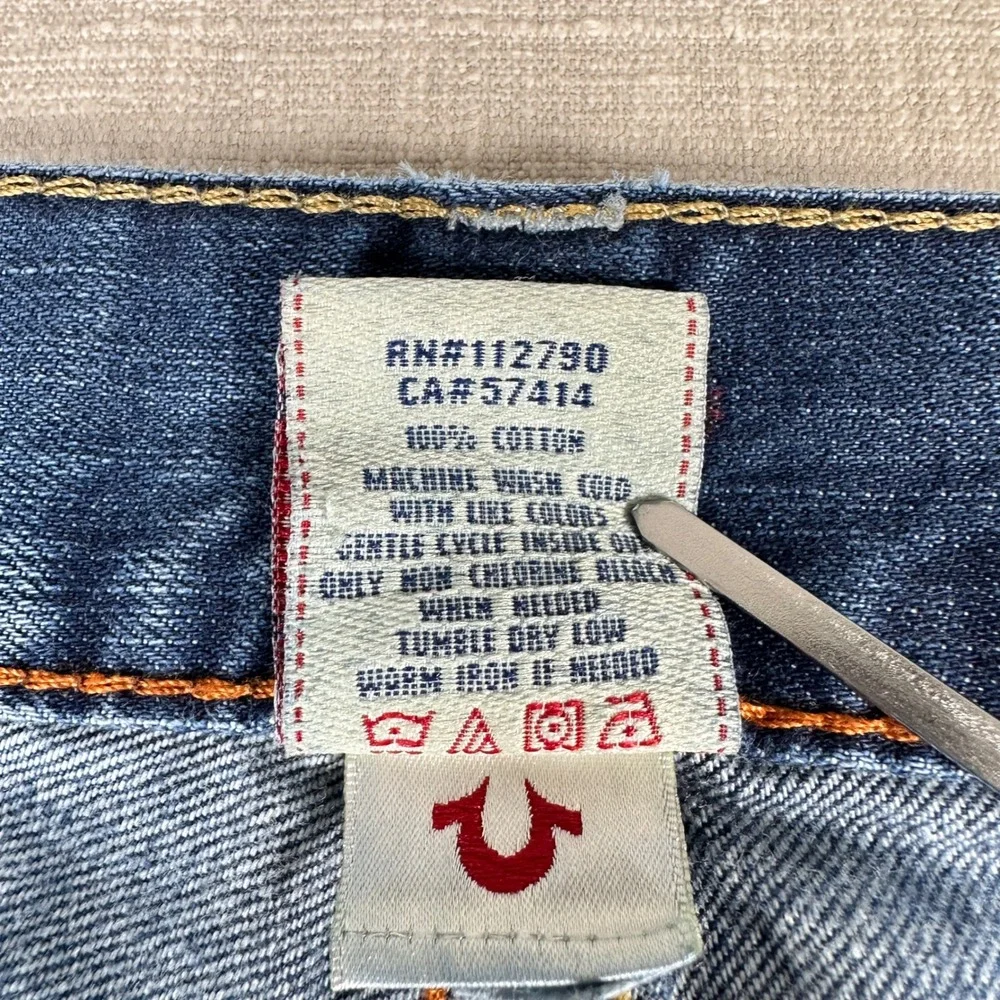 True Religion Bobby Jeans Mens 42 Blue Bootcut Made in USA Medium Wash Denim